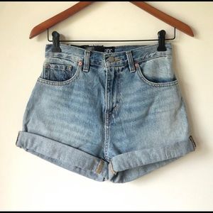 UO BDG Mom High-Rise Blue Jean Denim Shorts 26